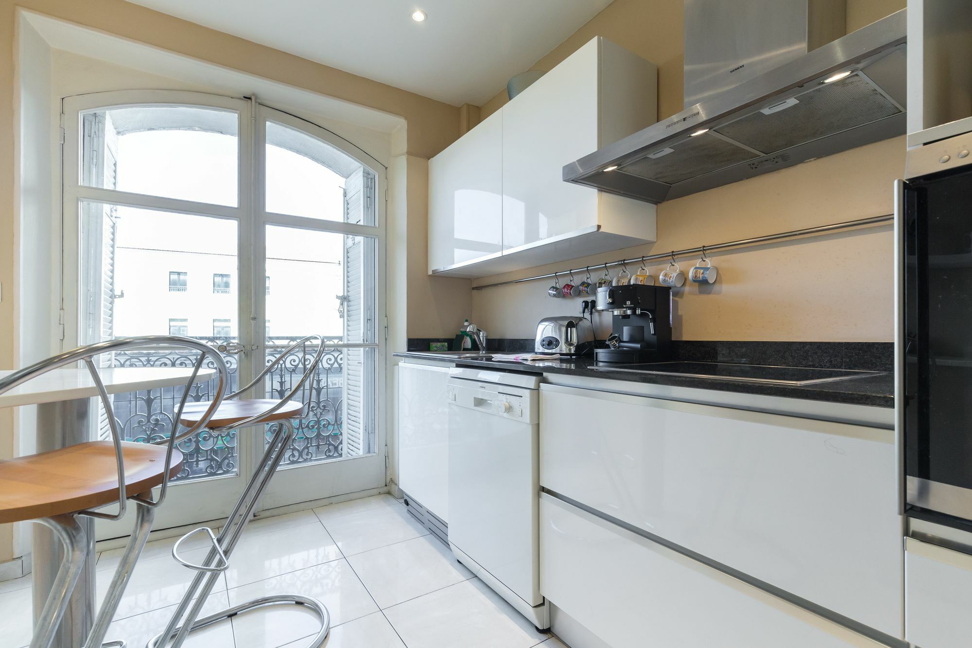 Lovely 2 Bed 2 Bath Apartment In Cannes On Rue Antibea Easy Walk To The Palais 224 Экстерьер фото